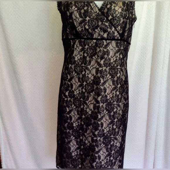 Ann Taylor LOFT Black Lace Overlay Dress - Size 6 - Elegant & Chic - Picture 1 of 12